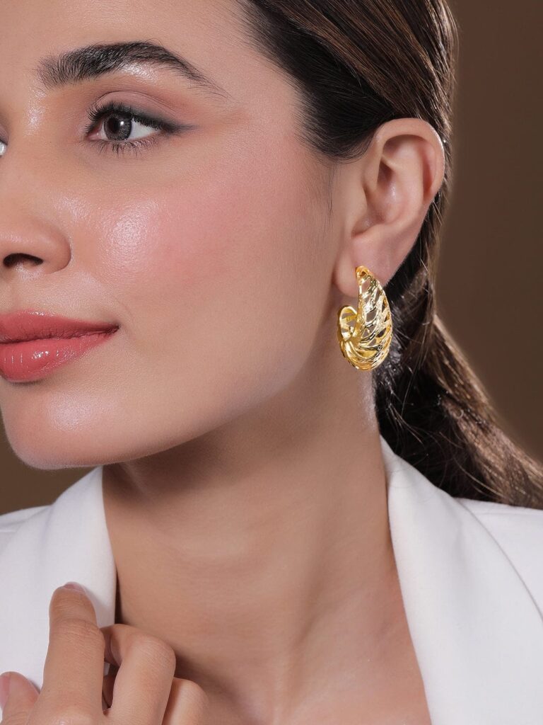 18K Gold Plated Openwork Leaf or Feather Motif Hoop Earrings - Gold