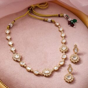 22K Gold Plated Kundan-Studded Traditional Necklace Set with Matching Earrings - Gold