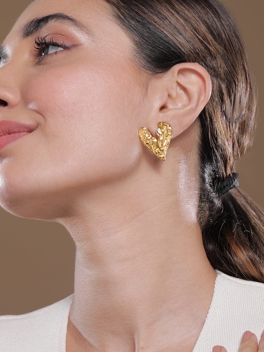 rubans-18k-gold-plated-stainlesssteel-tarnish-free-waterproof-textured-heart-stud-earrings-earrings-37317029560494.jpg