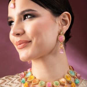 Gold Plated Necklace Set With Multicoloured Stones And Beads. - Gold