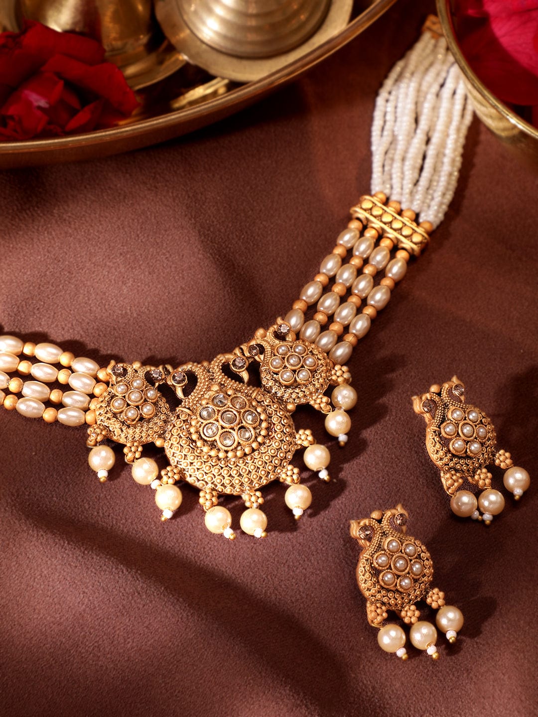 rubans-gold-toned-pendant-with-off-white-beads-chain-choker-set-jewellery-sets-34469066375342.jpg