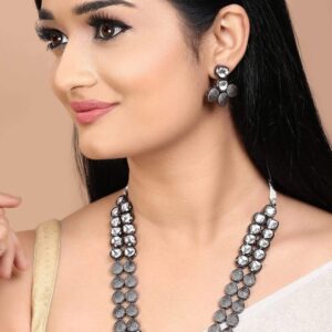 Silver Plated Kundan Handcrafted Necklace Set - Silver